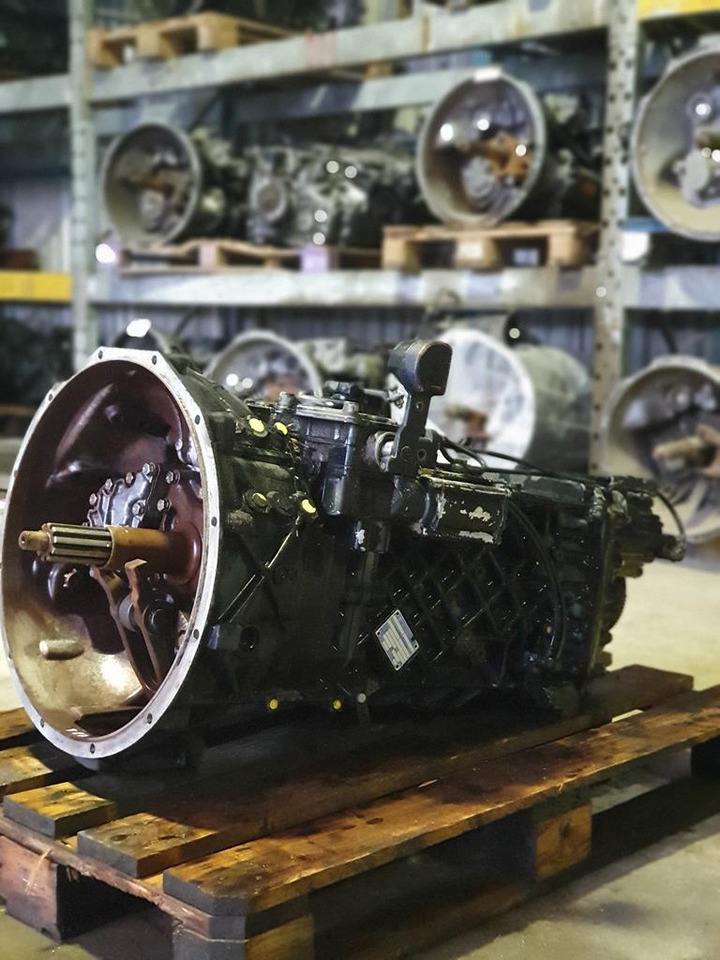 ZF 16 S 2321 TD - LEVER WITH STRING - WITHOUT INTARDER - FOR MAN TGX - Caixa de velocidade por Camião: foto 2 ZF 16 S 2321 TD - LEVER WITH STRING - WITHOUT INTARDER - FOR MAN TGX - Caixa de velocidade por Camião: foto 2