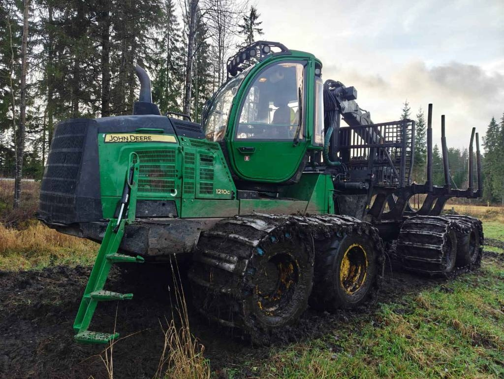John Deere 1210 G - Forwarder: foto 1 John Deere 1210 G - Forwarder: foto 1