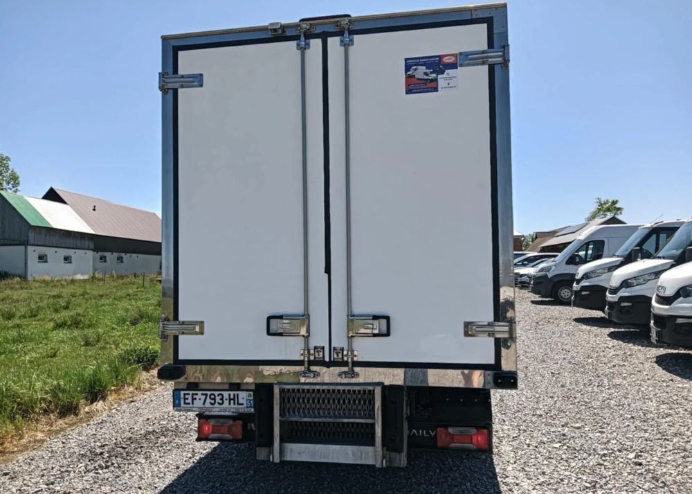 Iveco 35C13, 35C12, 35C14, 35C15 - Carrinha frigorífica: foto 2 Iveco 35C13, 35C12, 35C14, 35C15 - Carrinha frigorífica: foto 2