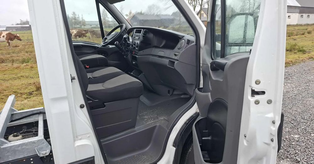 Iveco 35C13, 35C12, 35C14, 35C15 - Carrinha basculante: foto 2 Iveco 35C13, 35C12, 35C14, 35C15 - Carrinha basculante: foto 2