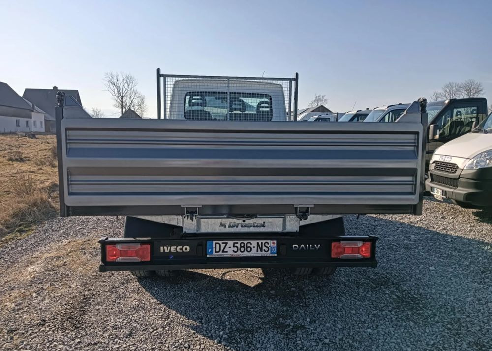 Iveco 35C13, 35C12, 35C14, 35C15 - Carrinha basculante: foto 4 Iveco 35C13, 35C12, 35C14, 35C15 - Carrinha basculante: foto 4