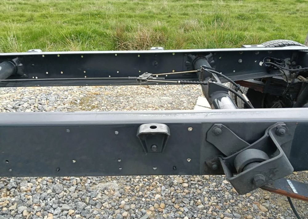 Iveco 35C13, 35C12, 35C15 - Camião chassi: foto 5 Iveco 35C13, 35C12, 35C15 - Camião chassi: foto 5