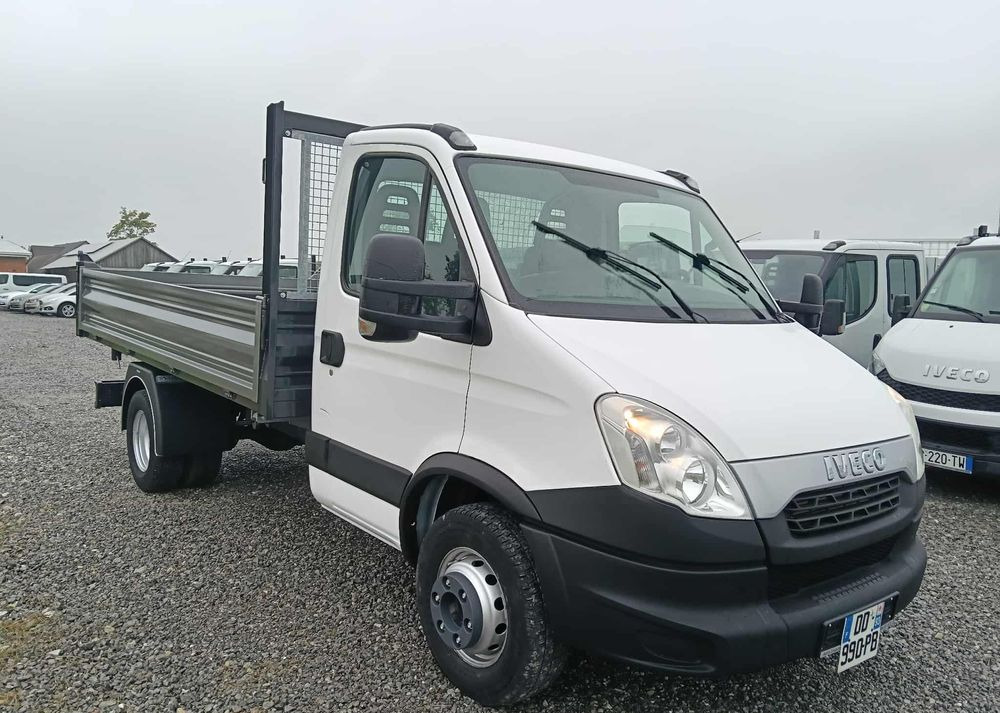 Iveco 35C13, 35C14, 35C15, 35C17, 70C17 - Carrinha basculante: foto 2 Iveco 35C13, 35C14, 35C15, 35C17, 70C17 - Carrinha basculante: foto 2