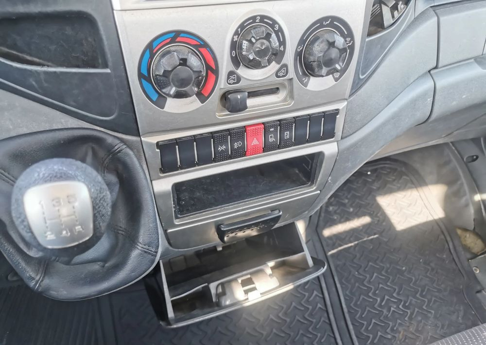 Leasing de  Iveco Daily 35C11 Kiper wywrotka Hak Bliźniak sprowadzony Iveco Daily 35C11 Kiper wywrotka Hak Bliźniak sprowadzony: foto 9