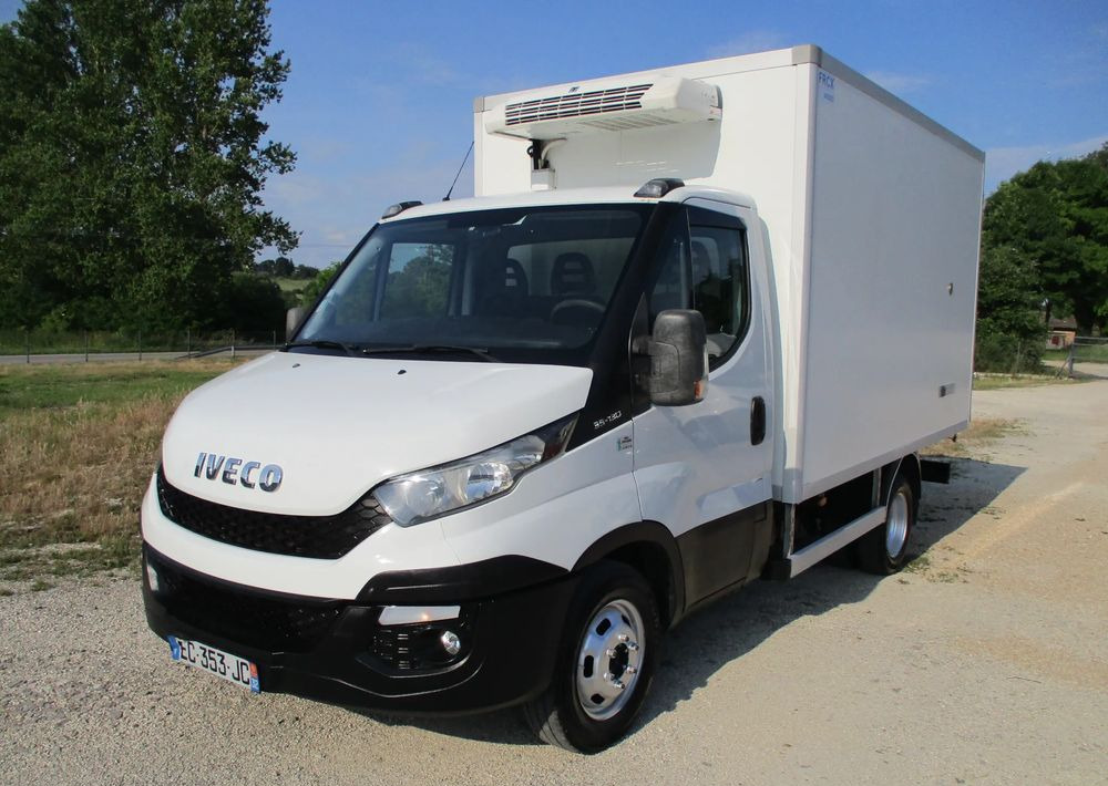 Iveco Daily 35C13 chłodnia Mroźnia na bliźniaku 35-130 Thermo King agregat - Carrinha frigorífica: foto 2 Iveco Daily 35C13 chłodnia Mroźnia na bliźniaku 35-130 Thermo King agregat - Carrinha frigorífica: foto 2