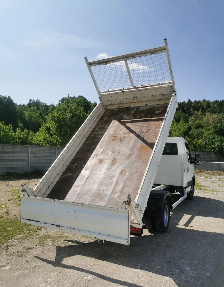 Iveco Daily 35C15 Kiper 3.0 - 150KM wywrotka Hak Bliźniak blokada mostu Klima - Carrinha basculante: foto 4 Iveco Daily 35C15 Kiper 3.0 - 150KM wywrotka Hak Bliźniak blokada mostu Klima - Carrinha basculante: foto 4
