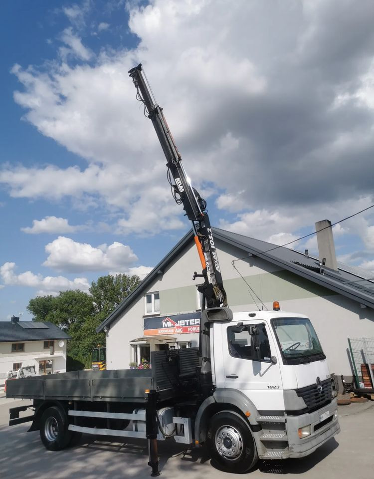 Mercedes-Benz Atego 1823 żuraw HDS Atlas 105.2 koła 315/80R22,5 - Camião de caixa aberta/ Plataforma, Camião grua: foto 1 Mercedes-Benz Atego 1823 żuraw HDS Atlas 105.2 koła 315/80R22,5 - Camião de caixa aberta/ Plataforma, Camião grua: foto 1