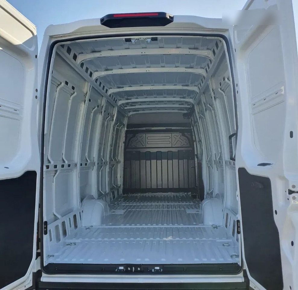IVECO DAILY 35S18HA8 L4H2 - Furgão: foto 5 IVECO DAILY 35S18HA8 L4H2 - Furgão: foto 5