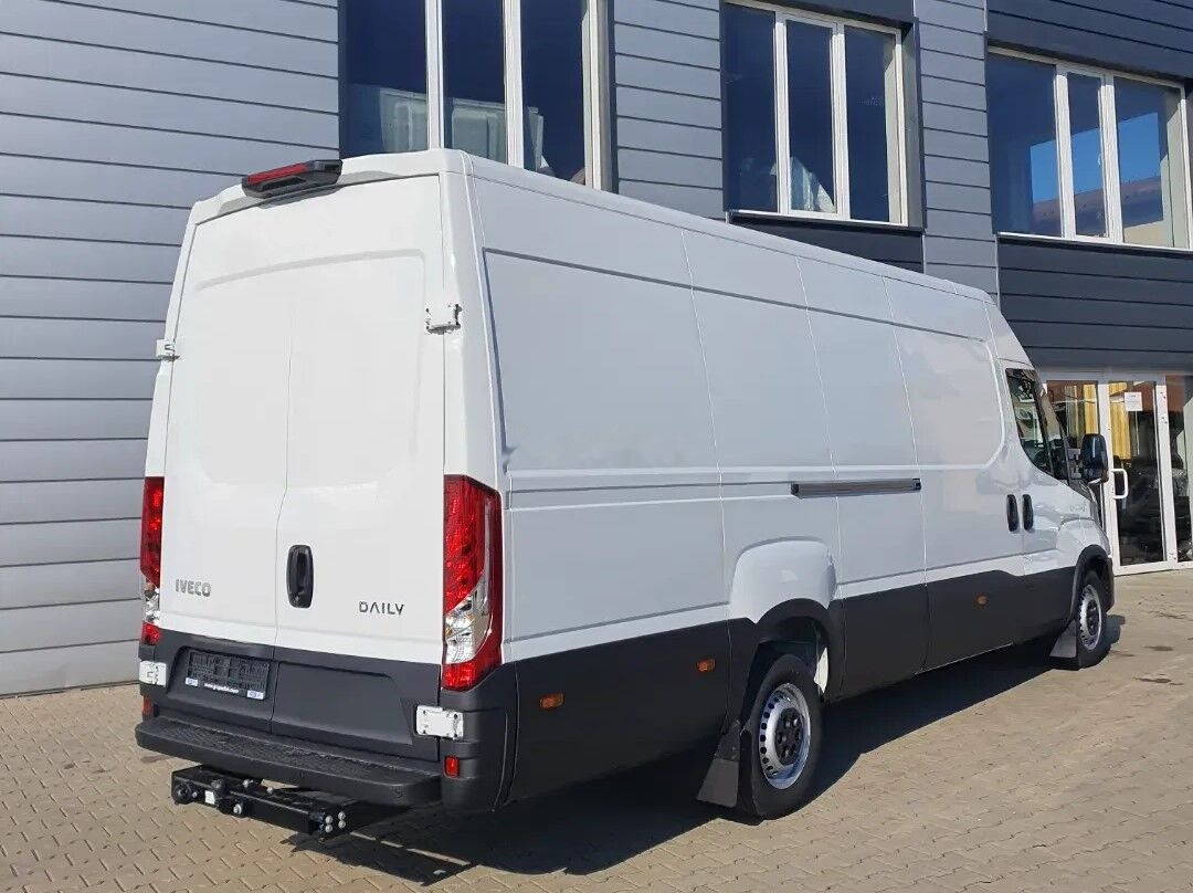 IVECO DAILY 35S18HA8 L4H2 - Furgão: foto 4 IVECO DAILY 35S18HA8 L4H2 - Furgão: foto 4