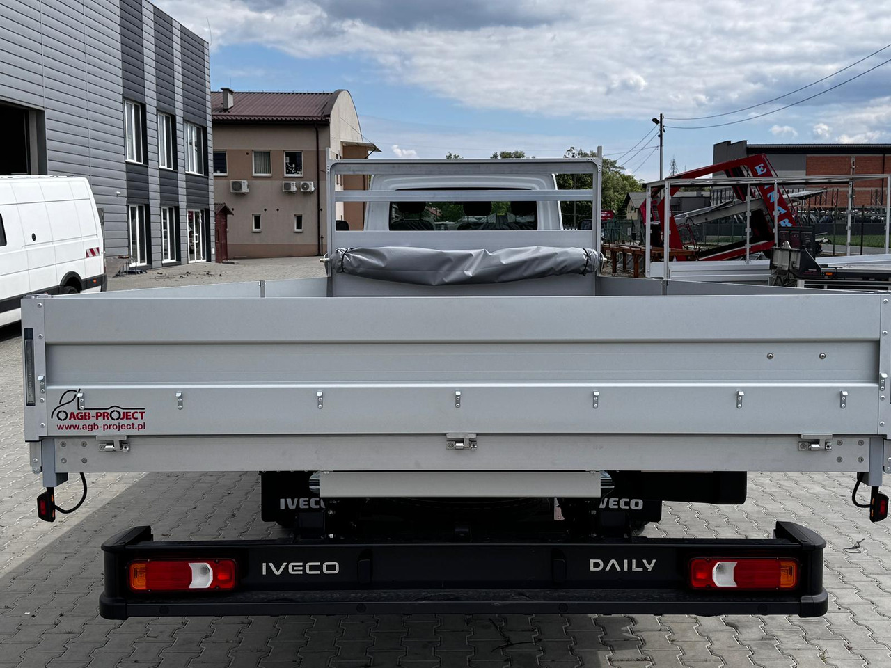 Iveco Daily 70C18 - Camião de caixa aberta/ Plataforma: foto 3 Iveco Daily 70C18 - Camião de caixa aberta/ Plataforma: foto 3