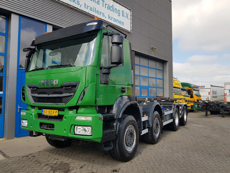Iveco Stralis 450 8x4 Steel Nieuwe Apk/TÜV 430.000 km kettingsyst 30 ton - Camião transportador de contêineres/ Caixa móvel: foto 2 Iveco Stralis 450 8x4 Steel Nieuwe Apk/TÜV 430.000 km kettingsyst 30 ton - Camião transportador de contêineres/ Caixa móvel: foto 2