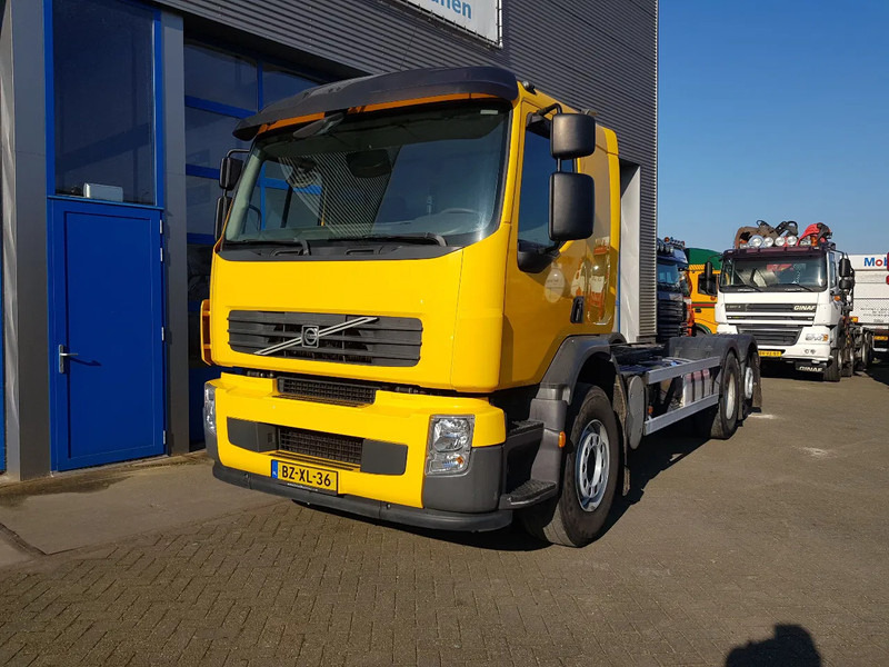 Volvo FE 300 EEV 6X2 Retarder Pto 234.000 KM - Camião chassi: foto 2 Volvo FE 300 EEV 6X2 Retarder Pto 234.000 KM - Camião chassi: foto 2
