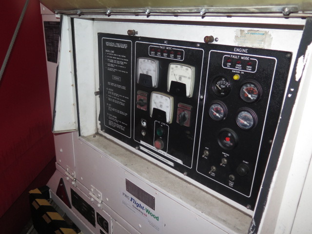 Trieletron 90T400SLN - Unidade de energia terrestre: foto 4 Trieletron 90T400SLN - Unidade de energia terrestre: foto 4