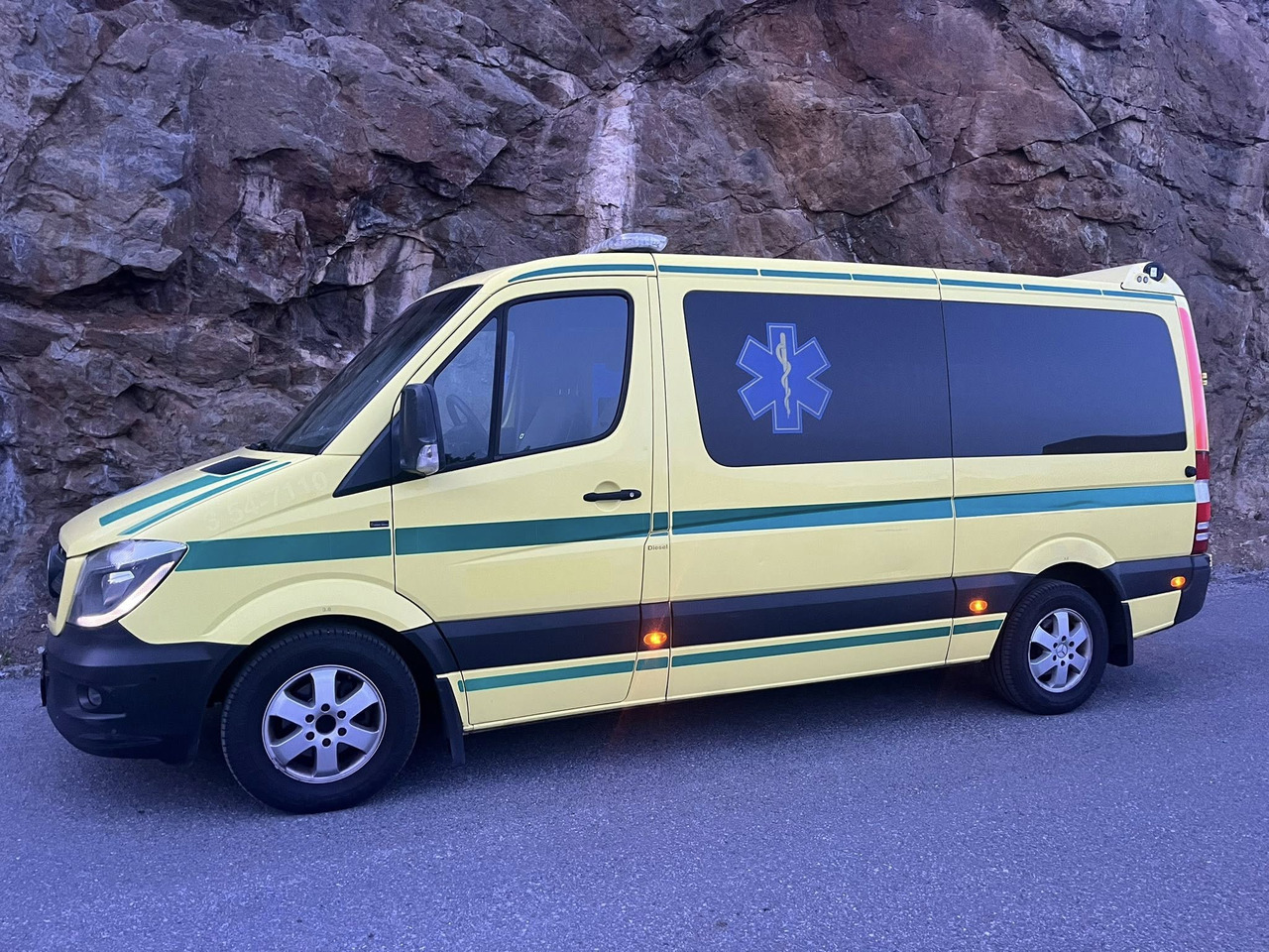 Mercedes-Benz Sprinter 316 - 2 stretcher AMBULANCE / Krankenwagen / Швидка допомога - Ambulância: foto 5 Mercedes-Benz Sprinter 316 - 2 stretcher AMBULANCE / Krankenwagen / Швидка допомога - Ambulância: foto 5