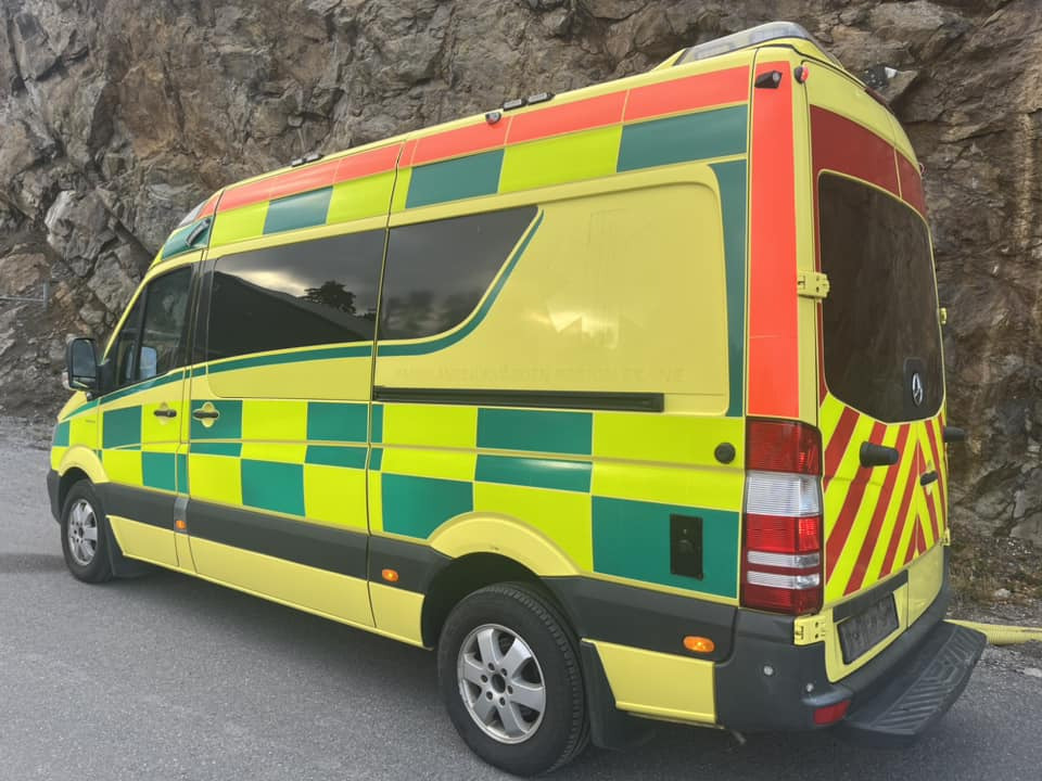Mercedes-Benz Sprinter 319 - AMBULANCE - RESERVERAD !! - Ambulância: foto 3 Mercedes-Benz Sprinter 319 - AMBULANCE - RESERVERAD !! - Ambulância: foto 3