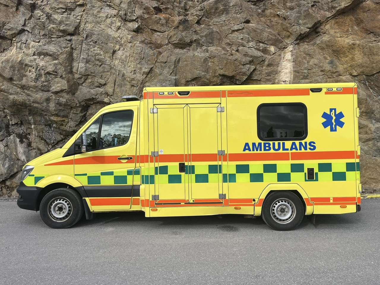 Mercedes-Benz Sprinter 319 - AMBULANCEBOX / Krankenwagen - SÅLD/SOLD !! - Ambulância: foto 1 Mercedes-Benz Sprinter 319 - AMBULANCEBOX / Krankenwagen - SÅLD/SOLD !! - Ambulância: foto 1
