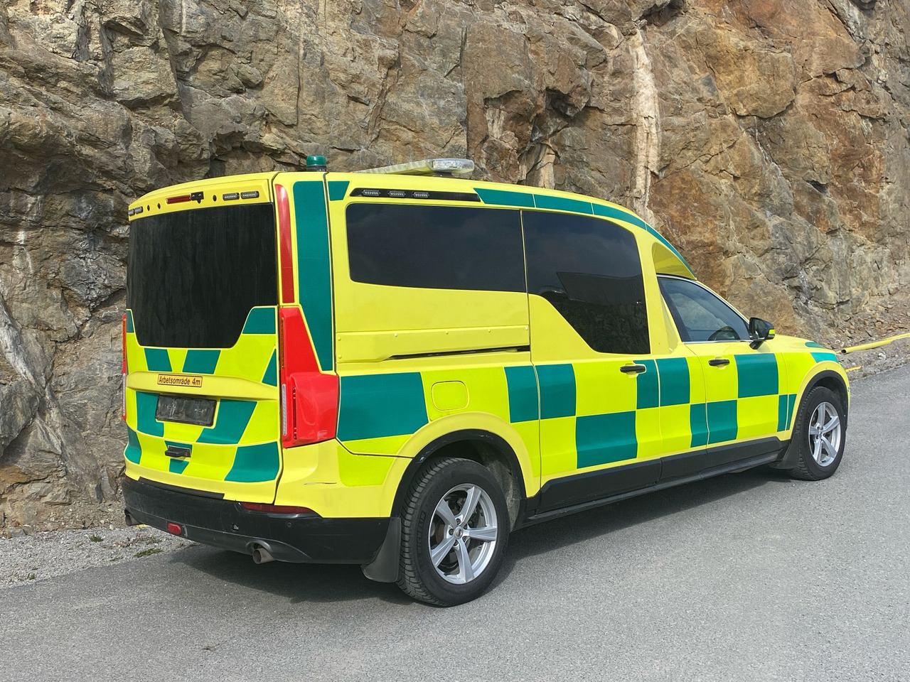 Volvo Nilsson XC90 D5 AWD - Ambulance - RESERVERAD !! - Ambulância: foto 3 Volvo Nilsson XC90 D5 AWD - Ambulance - RESERVERAD !! - Ambulância: foto 3