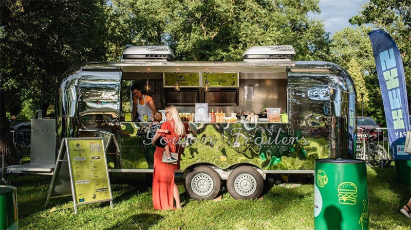 YOWON European standard food trailer with CE certificate - Roulote bar: foto 1 YOWON European standard food trailer with CE certificate - Roulote bar: foto 1