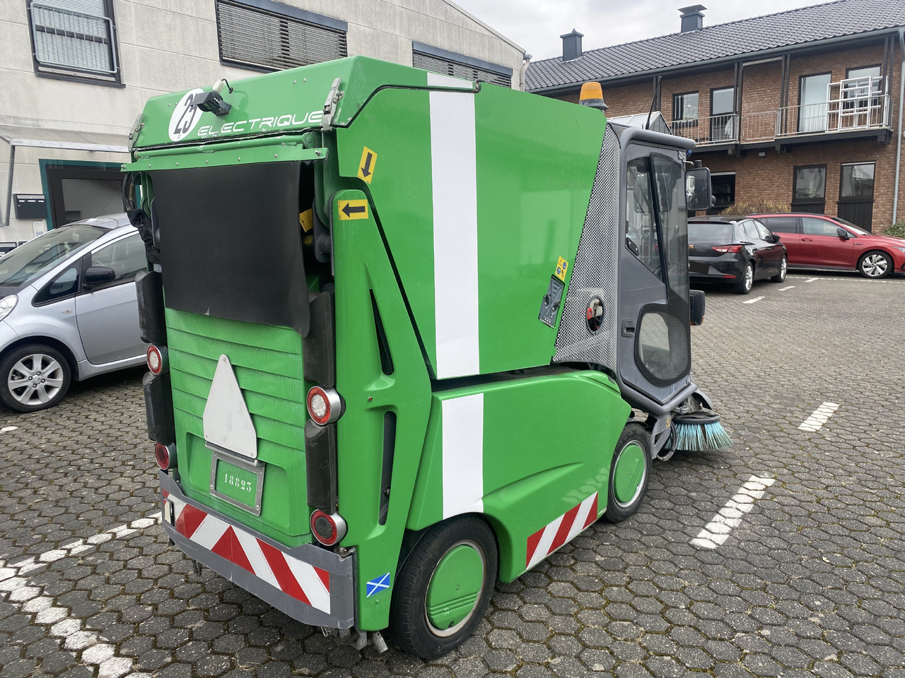 TENNANT Green Machines 500 ZE electric 500 ZE - Varredora urbana: foto 2 TENNANT Green Machines 500 ZE electric 500 ZE - Varredora urbana: foto 2
