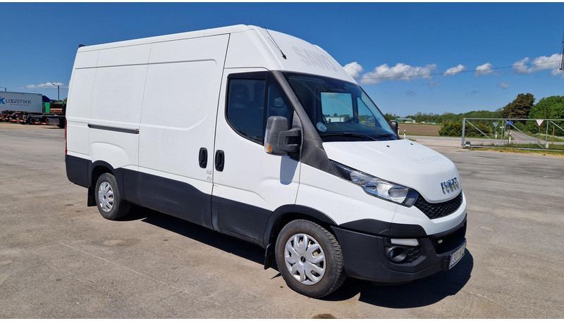 Iveco 35S15 4X2 - Furgão: foto 2 Iveco 35S15 4X2 - Furgão: foto 2