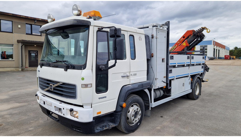 Volvo FL220 4X2 Palfinger PK7501 - Camião de caixa aberta/ Plataforma, Camião grua: foto 4 Volvo FL220 4X2 Palfinger PK7501 - Camião de caixa aberta/ Plataforma, Camião grua: foto 4