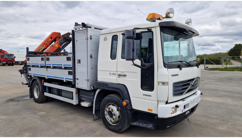 Volvo FL220 4X2 Palfinger PK7501 - Camião de caixa aberta/ Plataforma, Camião grua: foto 5 Volvo FL220 4X2 Palfinger PK7501 - Camião de caixa aberta/ Plataforma, Camião grua: foto 5