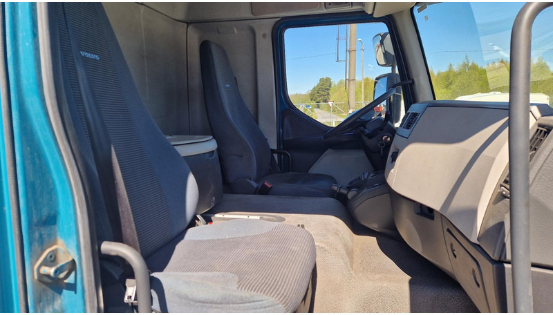 Camião furgão Volvo FL260 4X2: foto 12