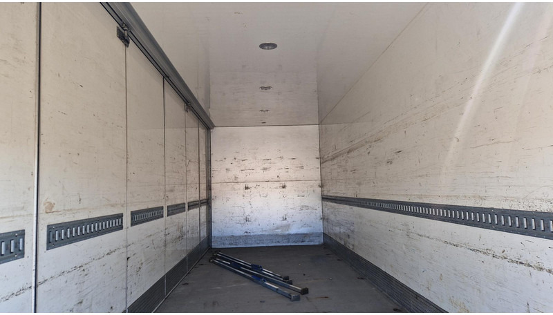 Camião furgão Volvo FL260 4X2: foto 8