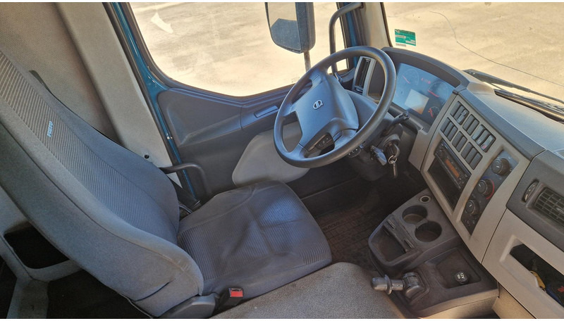 Camião furgão Volvo FL260 4X2: foto 11