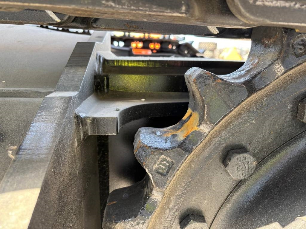 Escavadora de rastos novo CAT 336: foto 22