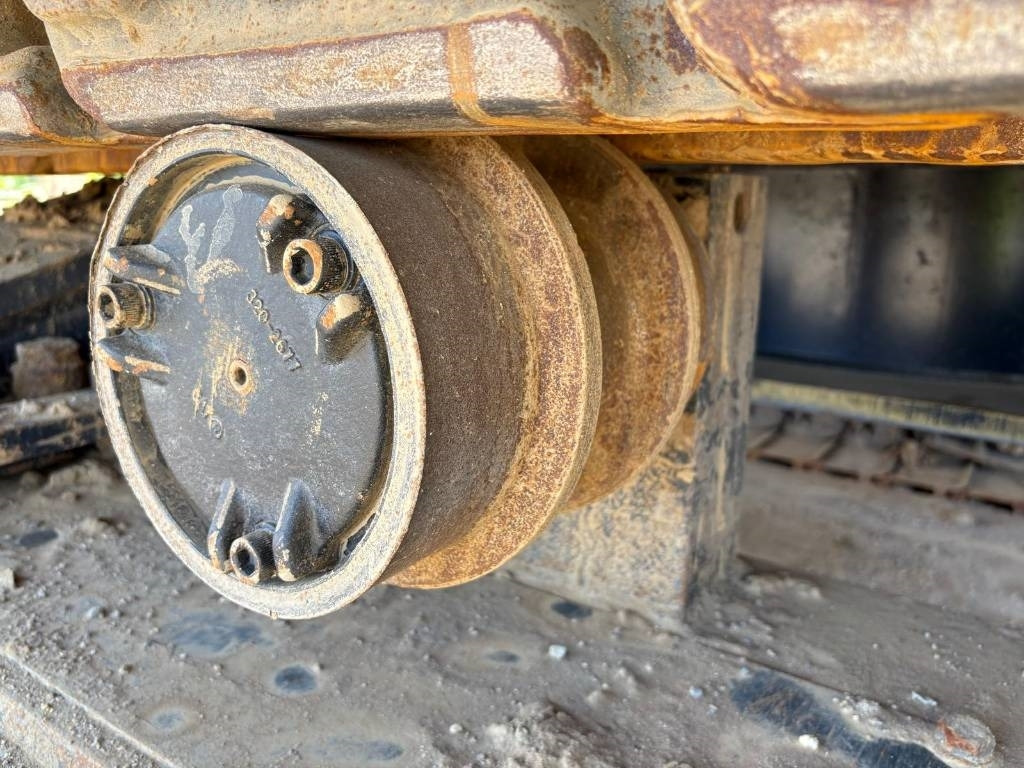 Escavadora de rastos CAT 374 (On Transport): foto 16