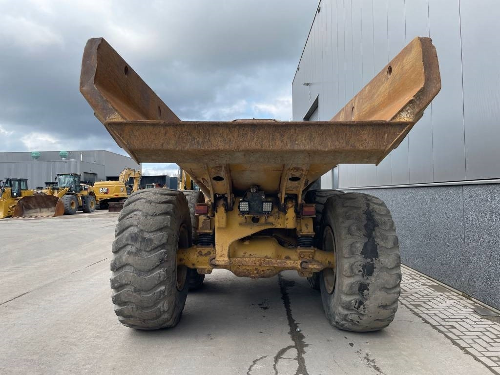 CAT 725 (CE certified - good working condition) - Caminhão articulado: foto 4 CAT 725 (CE certified - good working condition) - Caminhão articulado: foto 4