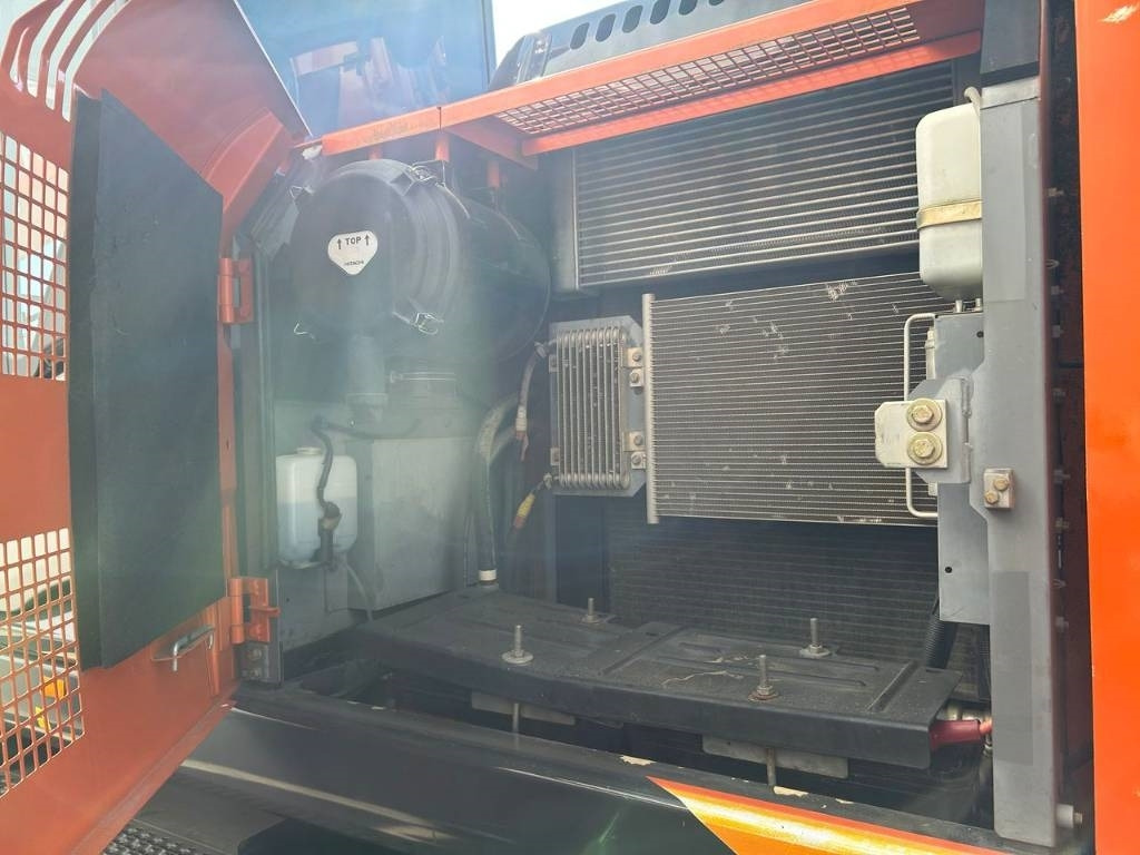 Escavadeira de rodas Hitachi ZX 140 W-5B: foto 23