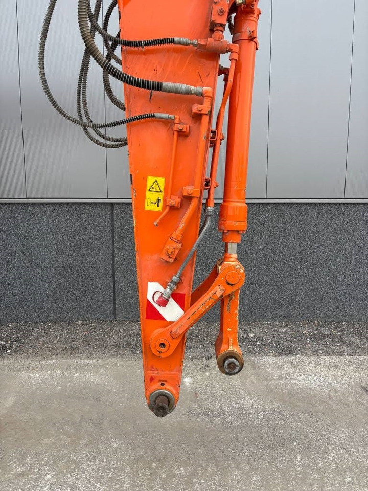 Escavadeira de rodas Hitachi ZX 140 W-5B: foto 7