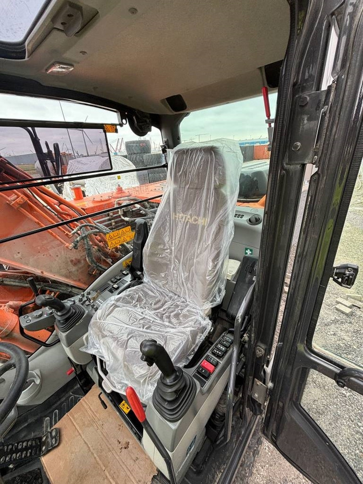 Escavadeira de rodas Hitachi ZX 140 W-5B: foto 10