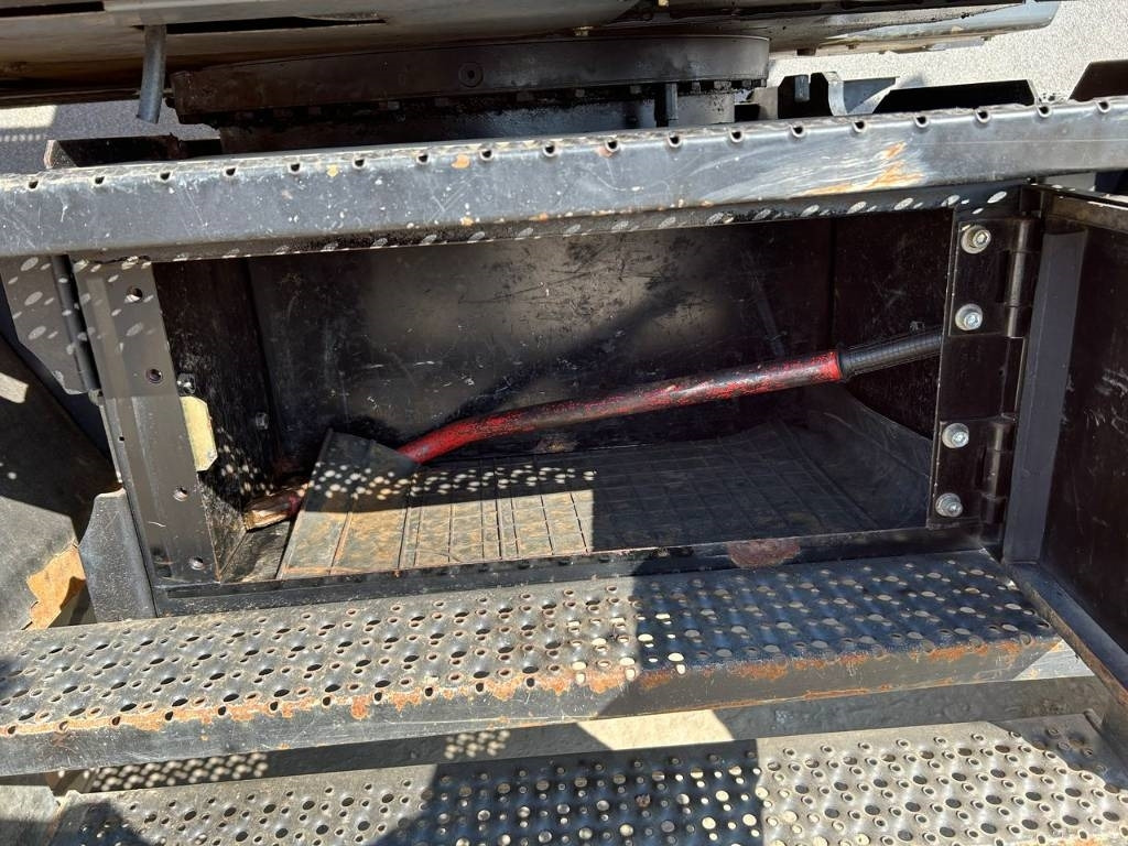 Escavadeira de rodas Hitachi ZX 140 W-5B: foto 27