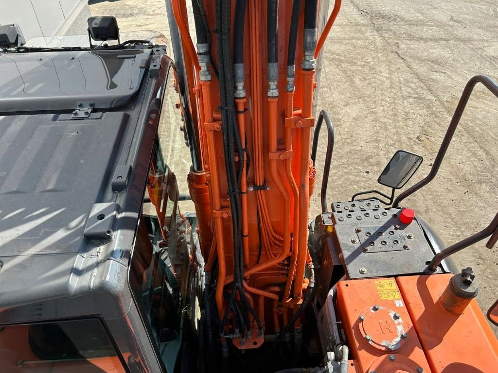 Escavadeira de rodas Hitachi ZX 140 W-5B: foto 24