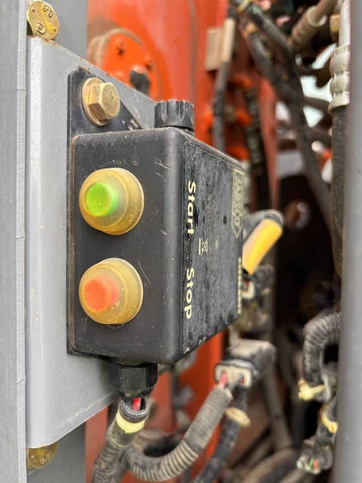 Escavadeira de rodas Hitachi ZX 140 W-5B: foto 21