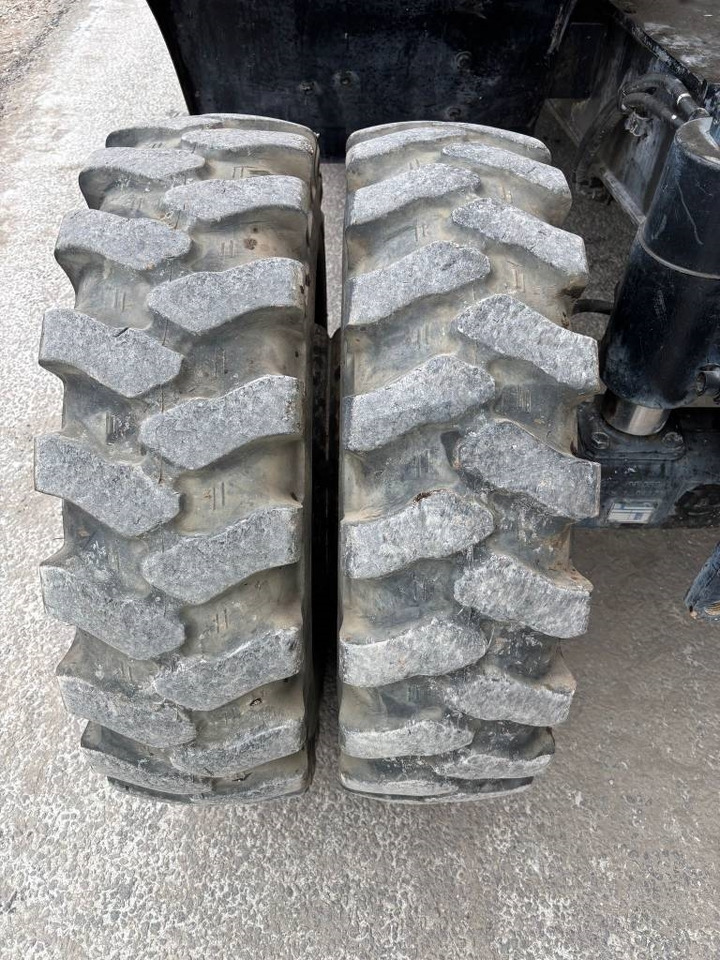 Escavadeira de rodas Hitachi ZX 140 W-5B: foto 23
