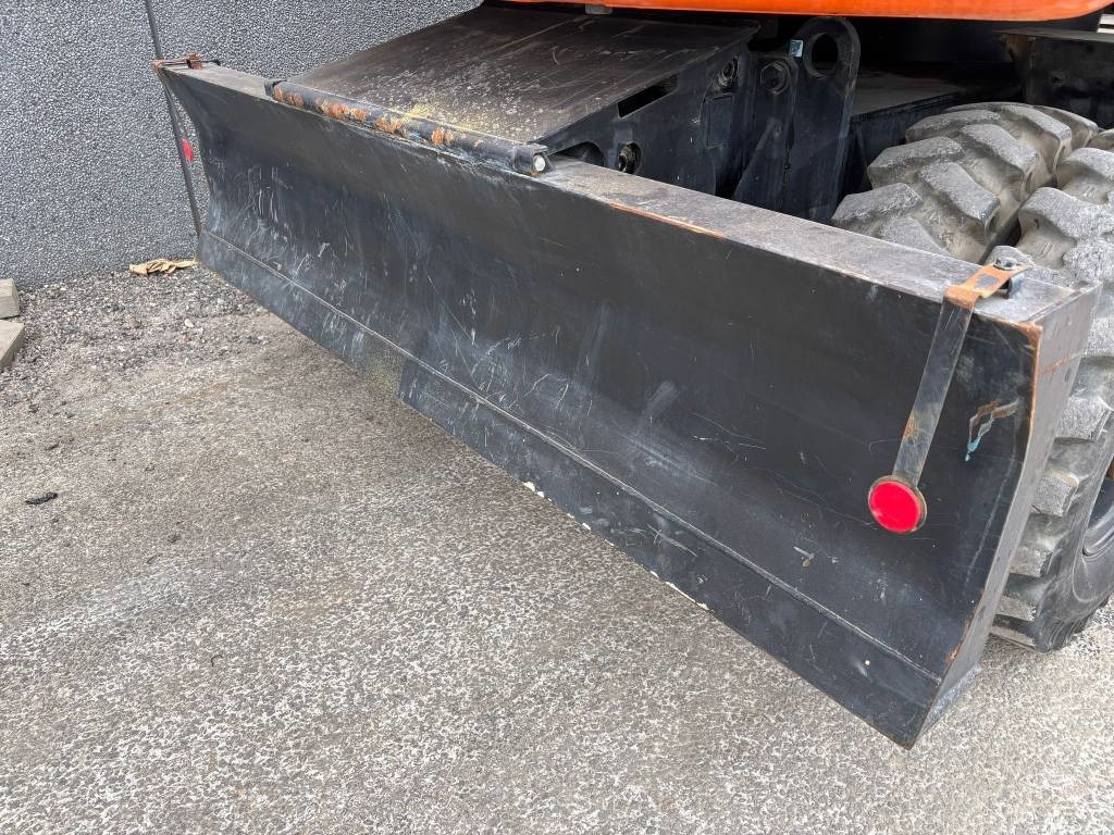Escavadeira de rodas Hitachi ZX 140 W-5B: foto 20