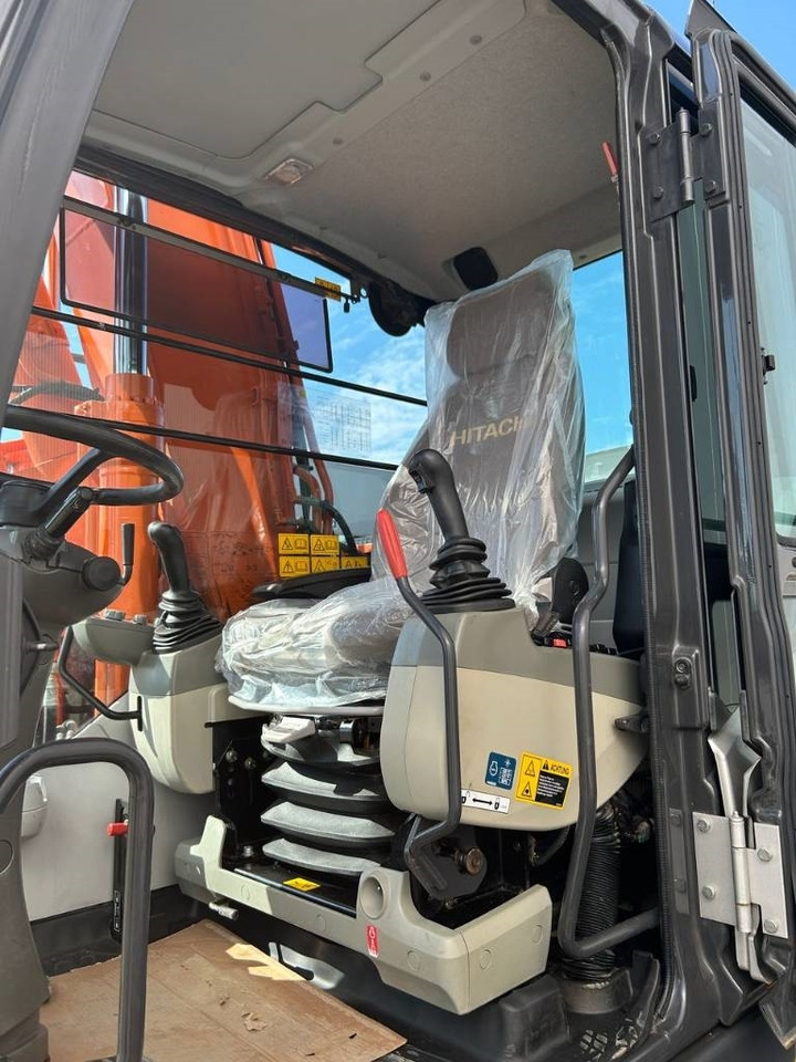 Escavadeira de rodas Hitachi ZX 140 W-5B: foto 8