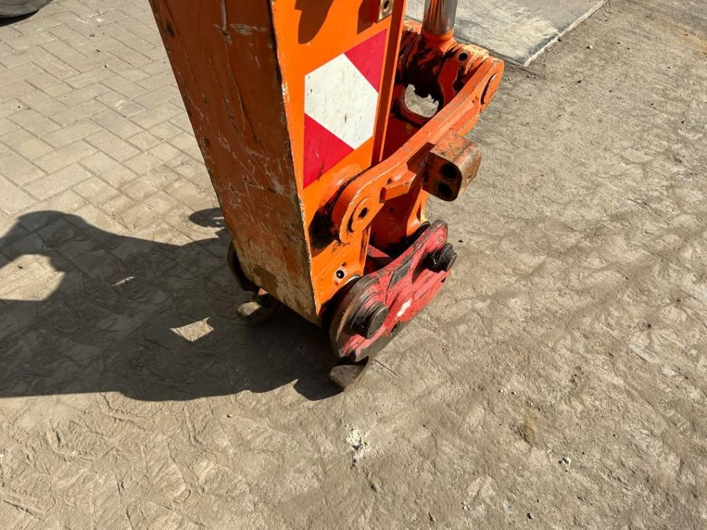 Escavadeira de rodas Hitachi ZX 140 W-5B: foto 16