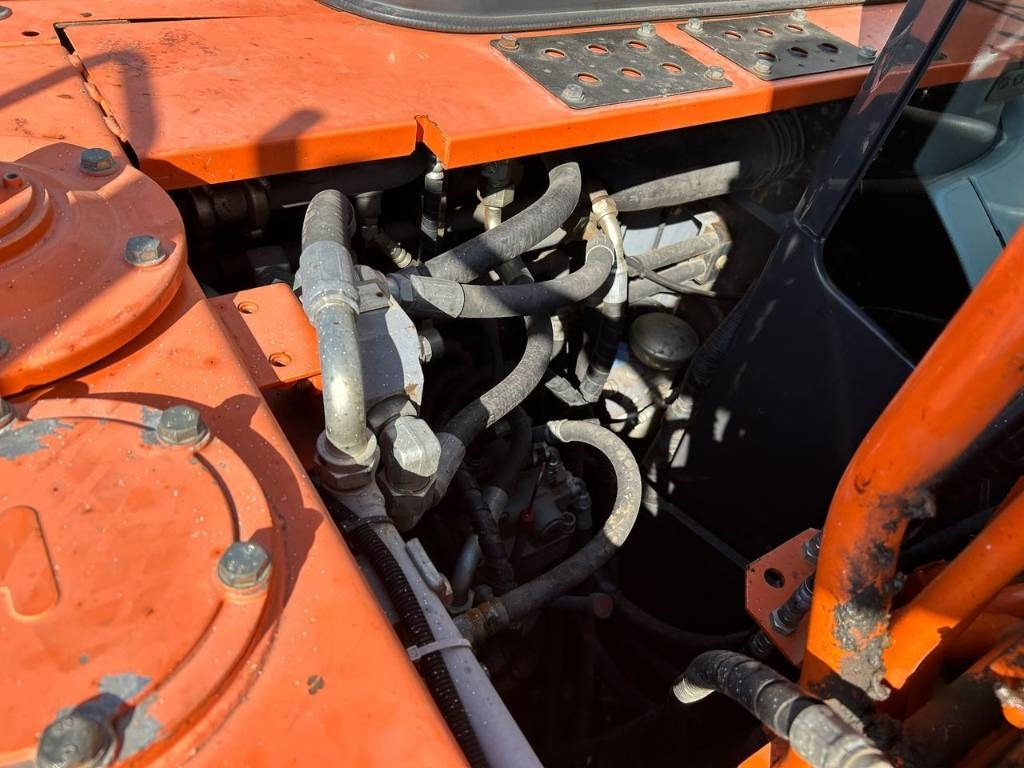 Escavadeira de rodas Hitachi ZX 140 W-5B: foto 19