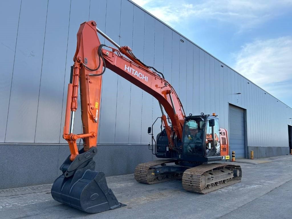 Hitachi ZX 225 US LC-6 - Escavadora de rastos: foto 2 Hitachi ZX 225 US LC-6 - Escavadora de rastos: foto 2