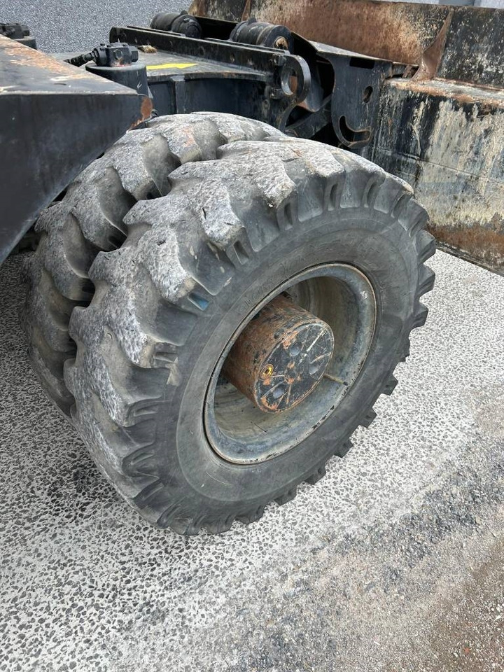 Escavadeira de rodas Hitachi ZX220W-5B: foto 30