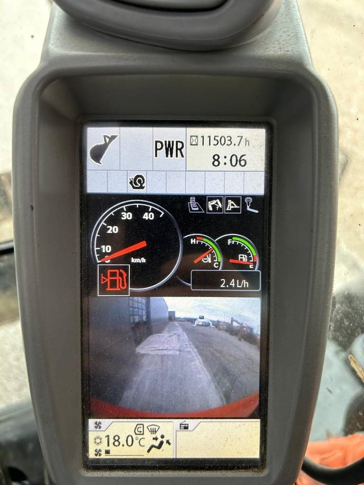 Escavadeira de rodas Hitachi ZX220W-5B: foto 9