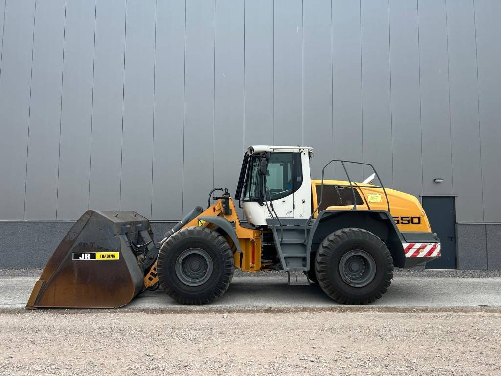 Liebherr L 550 (Comes with High-tip - Mit Hochkipper) - Pá carregadora de rodas: foto 1 Liebherr L 550 (Comes with High-tip - Mit Hochkipper) - Pá carregadora de rodas: foto 1