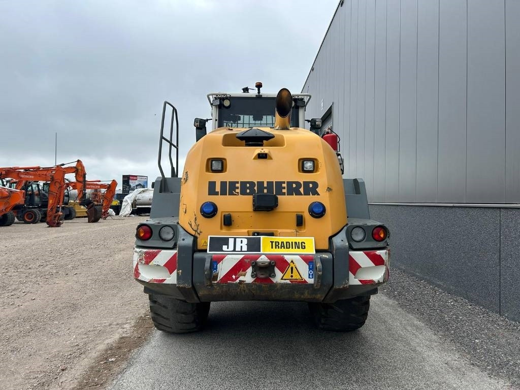 Liebherr L 550 (Comes with High-tip - Mit Hochkipper) - Pá carregadora de rodas: foto 4 Liebherr L 550 (Comes with High-tip - Mit Hochkipper) - Pá carregadora de rodas: foto 4