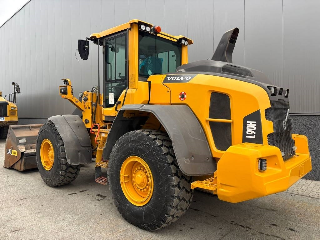 Volvo L 90 H (High tip + New tires) - Pá carregadora de rodas: foto 3 Volvo L 90 H (High tip + New tires) - Pá carregadora de rodas: foto 3