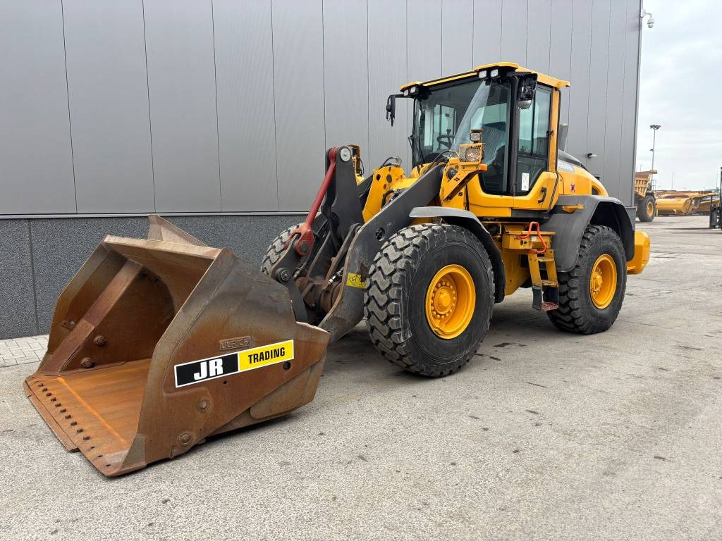 Volvo L 90 H (High tip + New tires) - Pá carregadora de rodas: foto 1 Volvo L 90 H (High tip + New tires) - Pá carregadora de rodas: foto 1